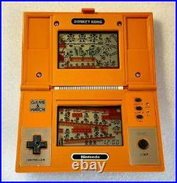 Boxed LCD DONKEY KONG Game Watch DK-52 Handheld Nintendo 1982 Japan WithT 3