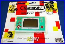 NINTENDO GAME & WATCH BALLOON FIGHT SEALED ON CARD NEW 1980s ELECTRONIC HANDHELD