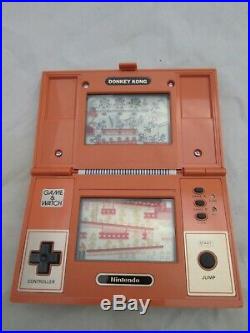 Rare Nintendo Game & Watch DONKEY KONG 1982 Complete and Boxed Near MINT